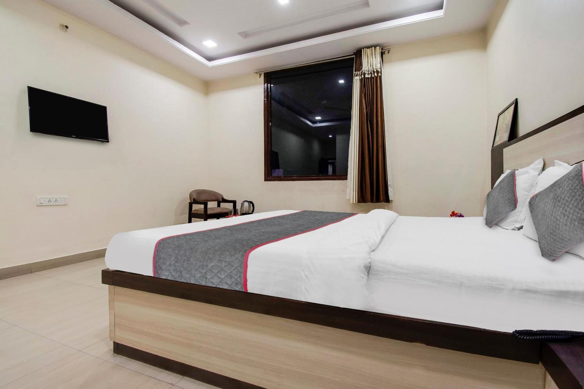 Capital O Pink Peral Hotel Jaipur Eksteriør billede