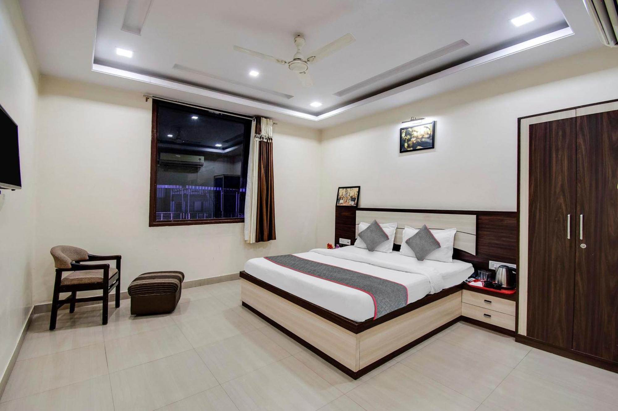 Capital O Pink Peral Hotel Jaipur Eksteriør billede