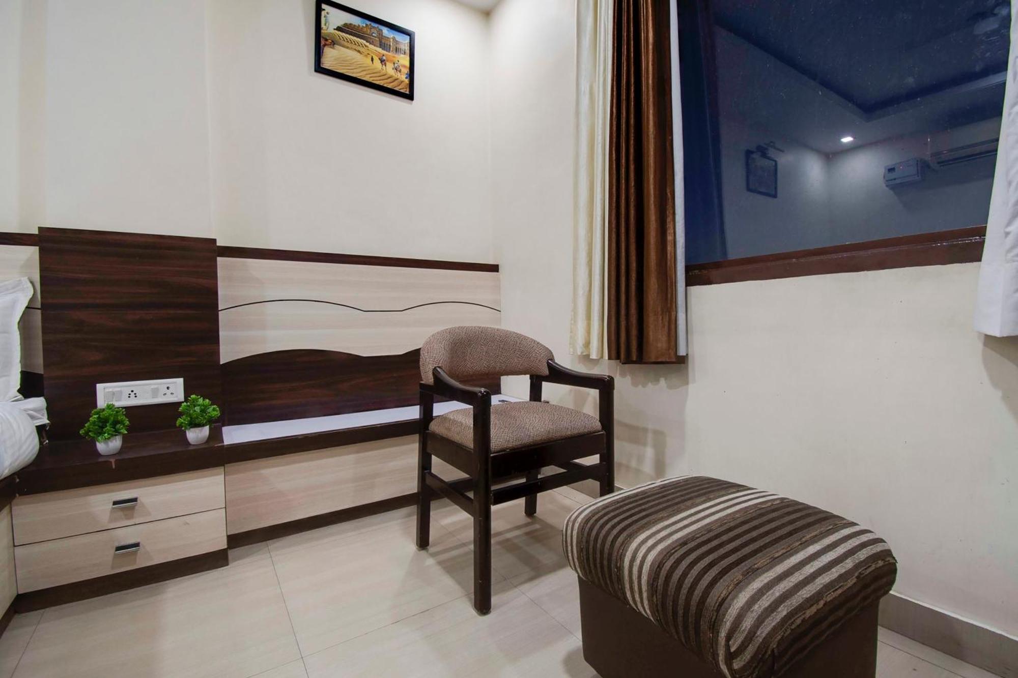 Capital O Pink Peral Hotel Jaipur Eksteriør billede