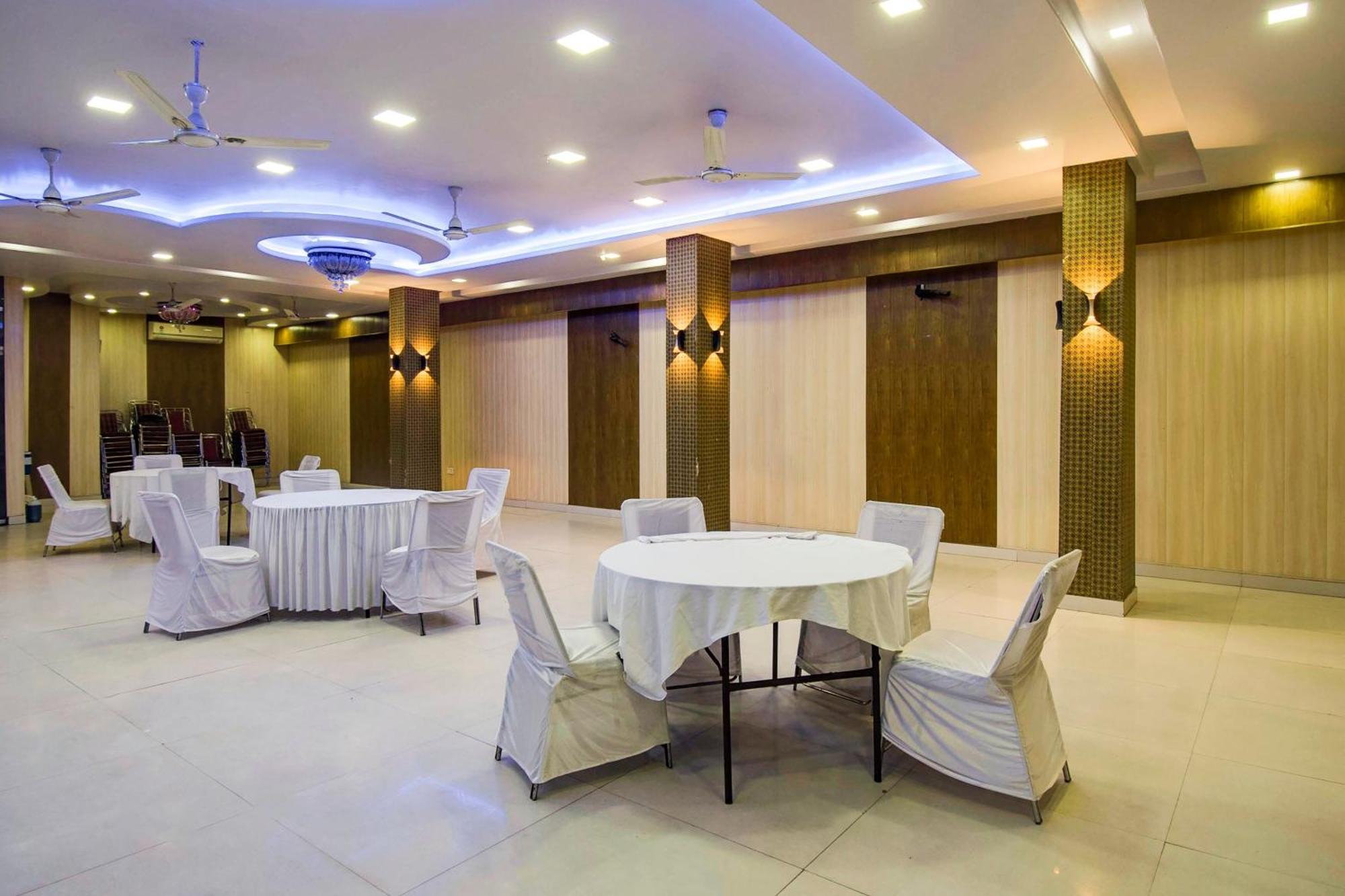 Capital O Pink Peral Hotel Jaipur Eksteriør billede